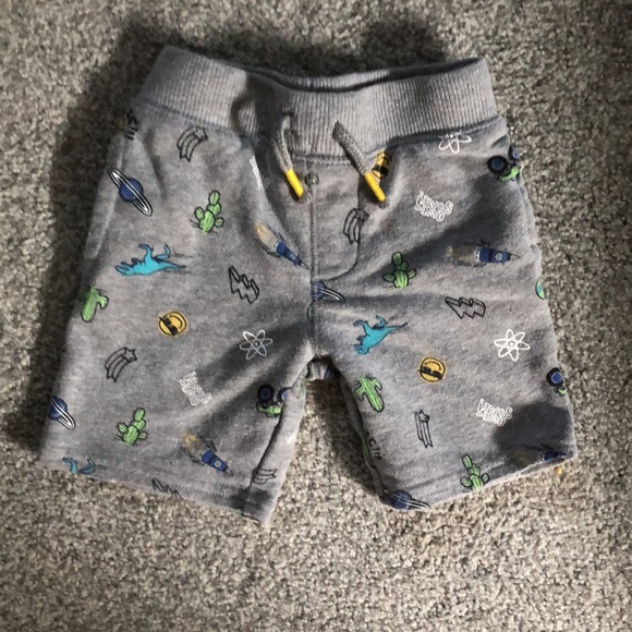 GYMBOREE Boys 3T Tee Shirts & Shorts EUC - Picture 3 of 5